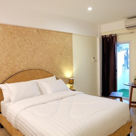 Area 69  Aparthotel Bangkok Bagian luar foto