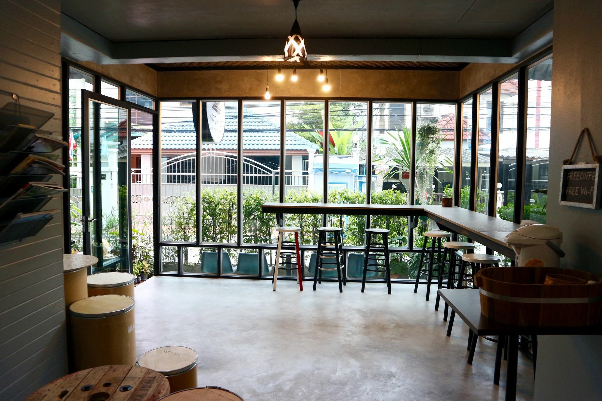 Area 69  Aparthotel Bangkok Bagian luar foto