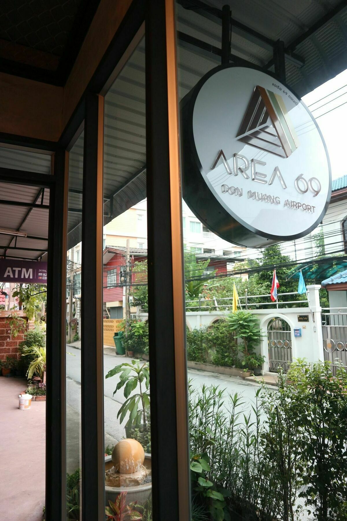 Area 69  Aparthotel Bangkok Bagian luar foto
